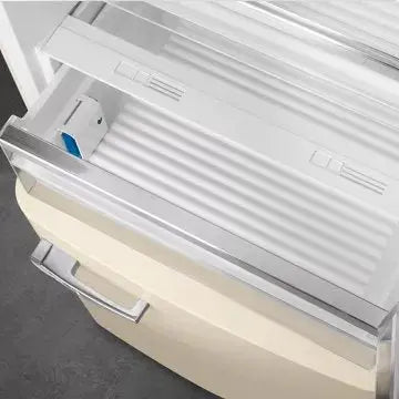 Réfrigérateur combiné	SMEG FAB38RCR5 Crème